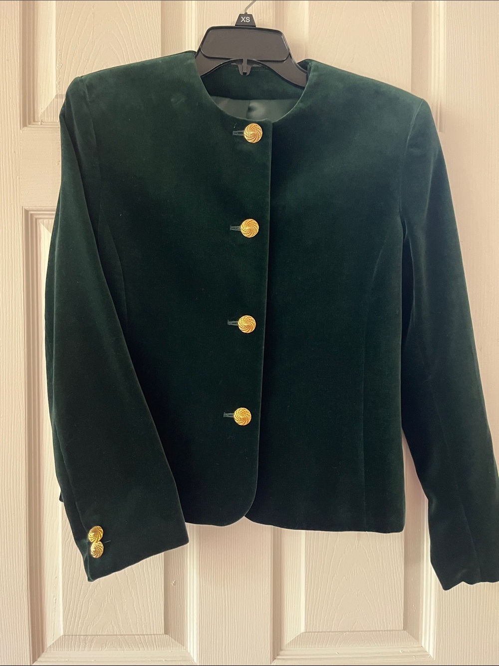 Velvet Button Front Women's 2-pc Suit in Dark Green - Picture 2 of 6